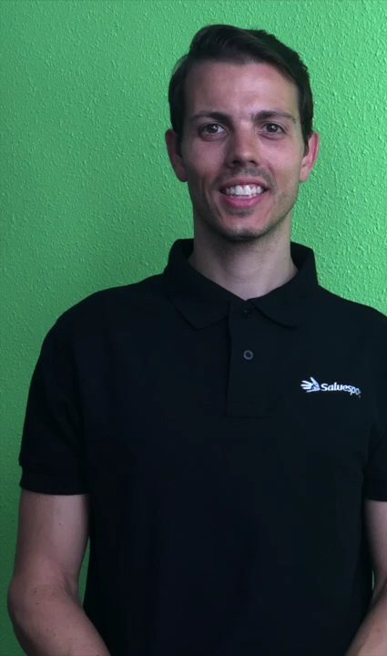 Retrato de Marc Borràs con el polo de Saluesport